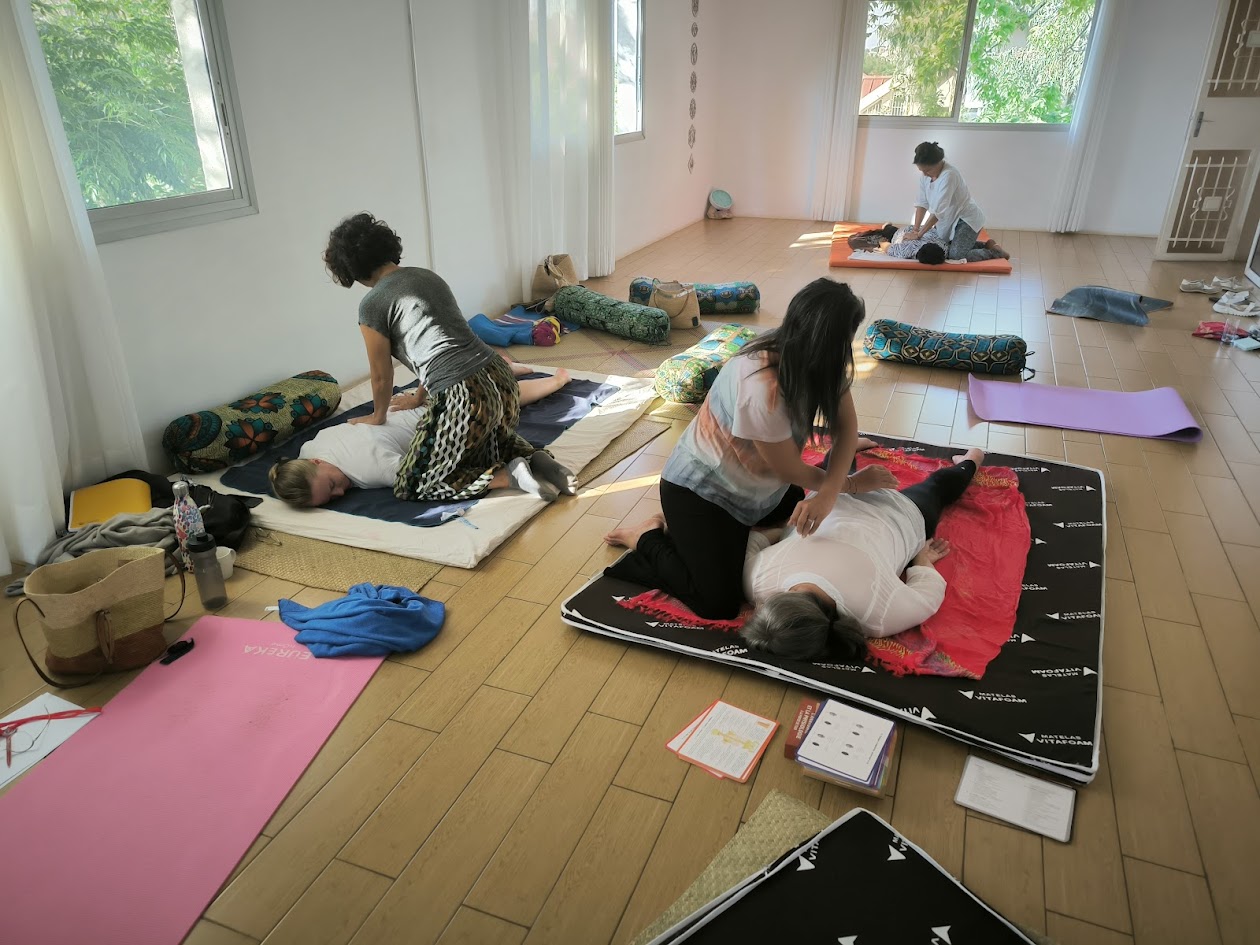 Lire la suite à propos de l’article Comment le Shiatsu aide à améliorer la qualité du sommeil : une solution naturelle et efficace